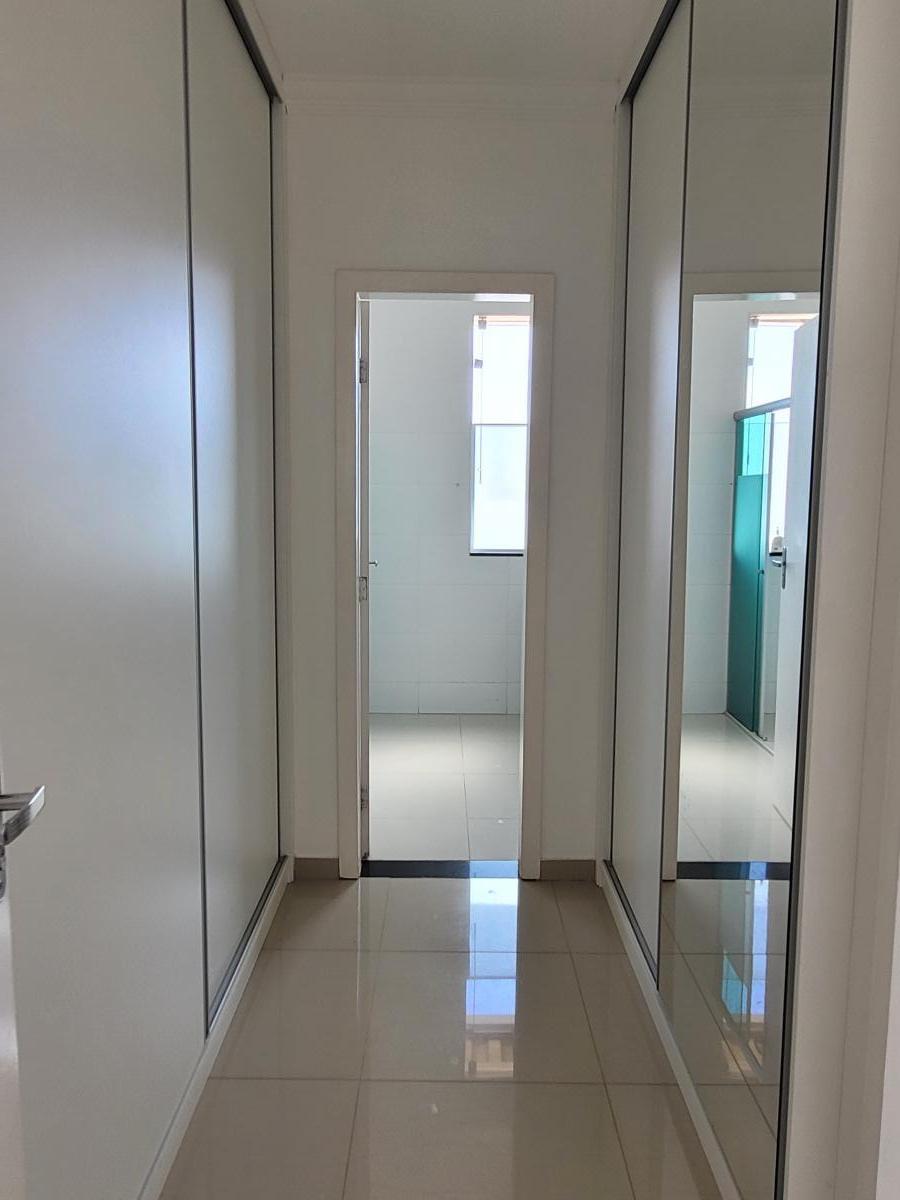 Casa de Condomínio para alugar com 4 quartos, 400m² - Foto 22