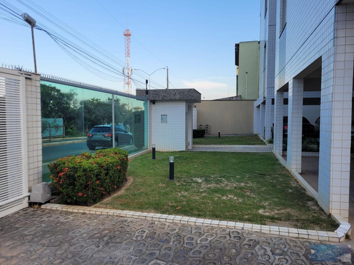 Apartamento para alugar com 3 quartos, 1123m² - Foto 3