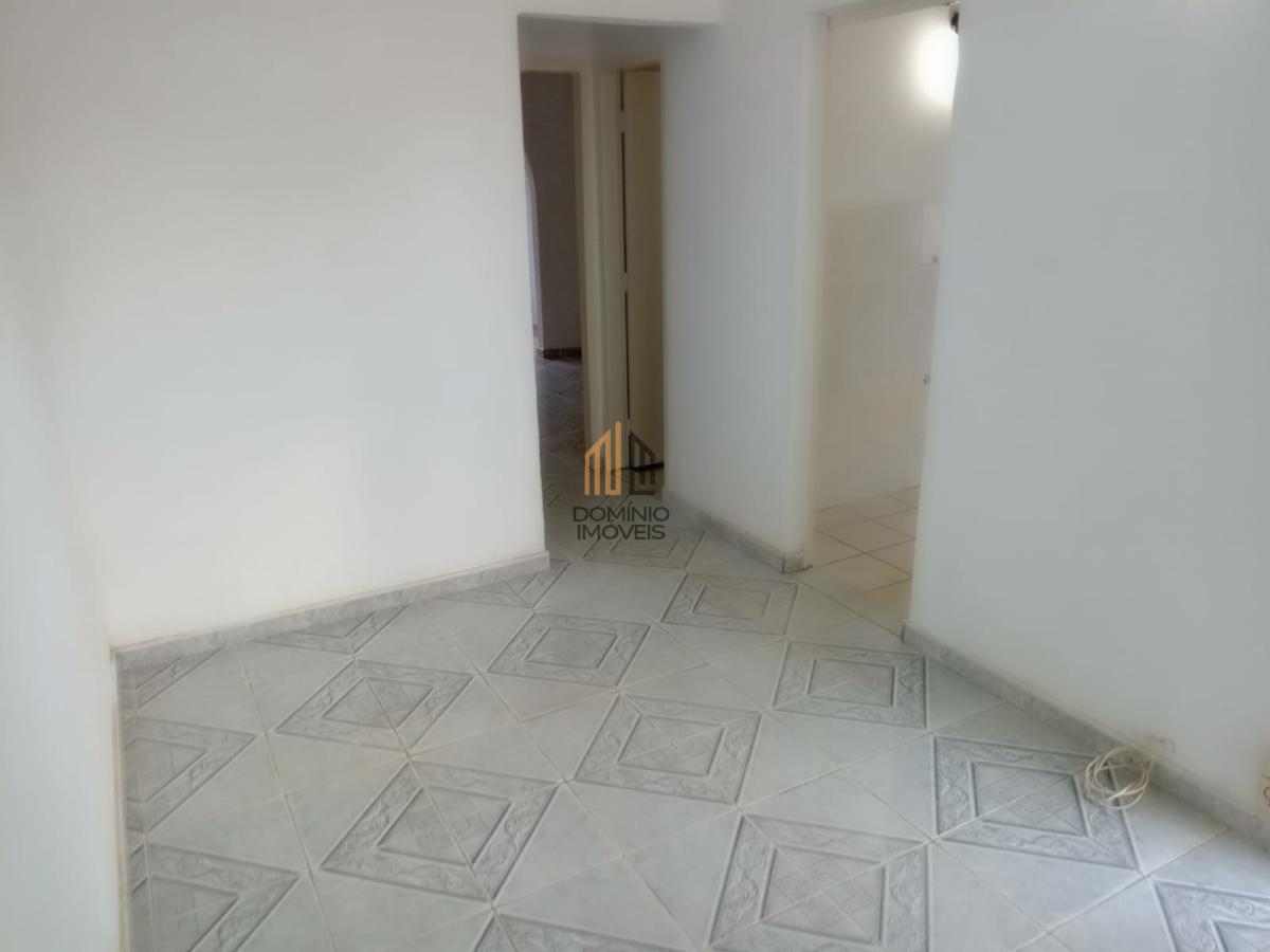 Casa à venda com 2 quartos, 270m² - Foto 2