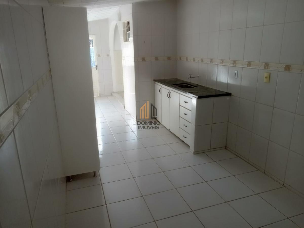 Casa à venda com 2 quartos, 270m² - Foto 8