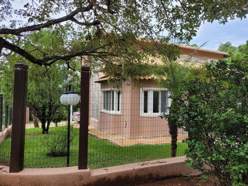 Casa de Condomínio à venda com 4 quartos, 1065m² - Foto 1