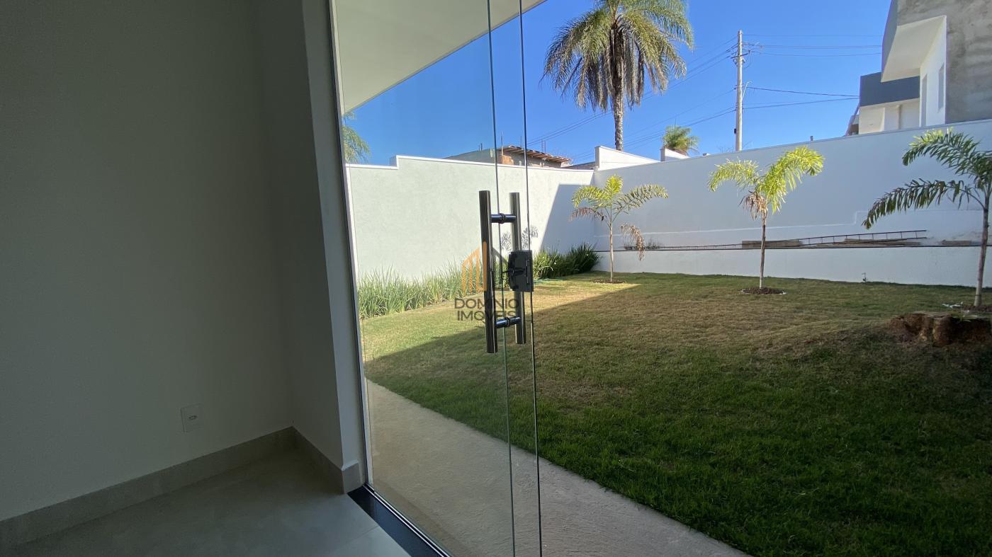 Casa à venda com 3 quartos, 360m² - Foto 4