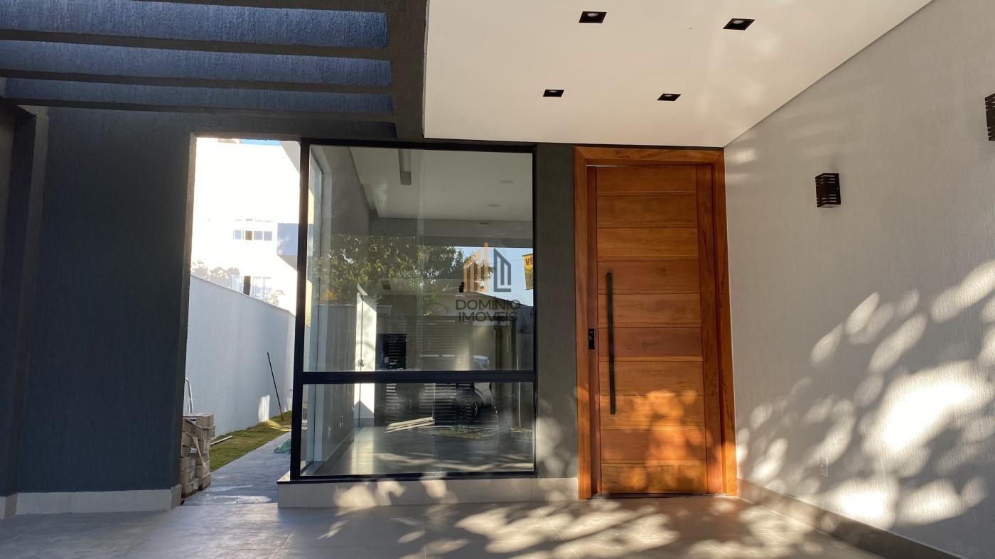 Casa à venda com 3 quartos, 250m² - Foto 2