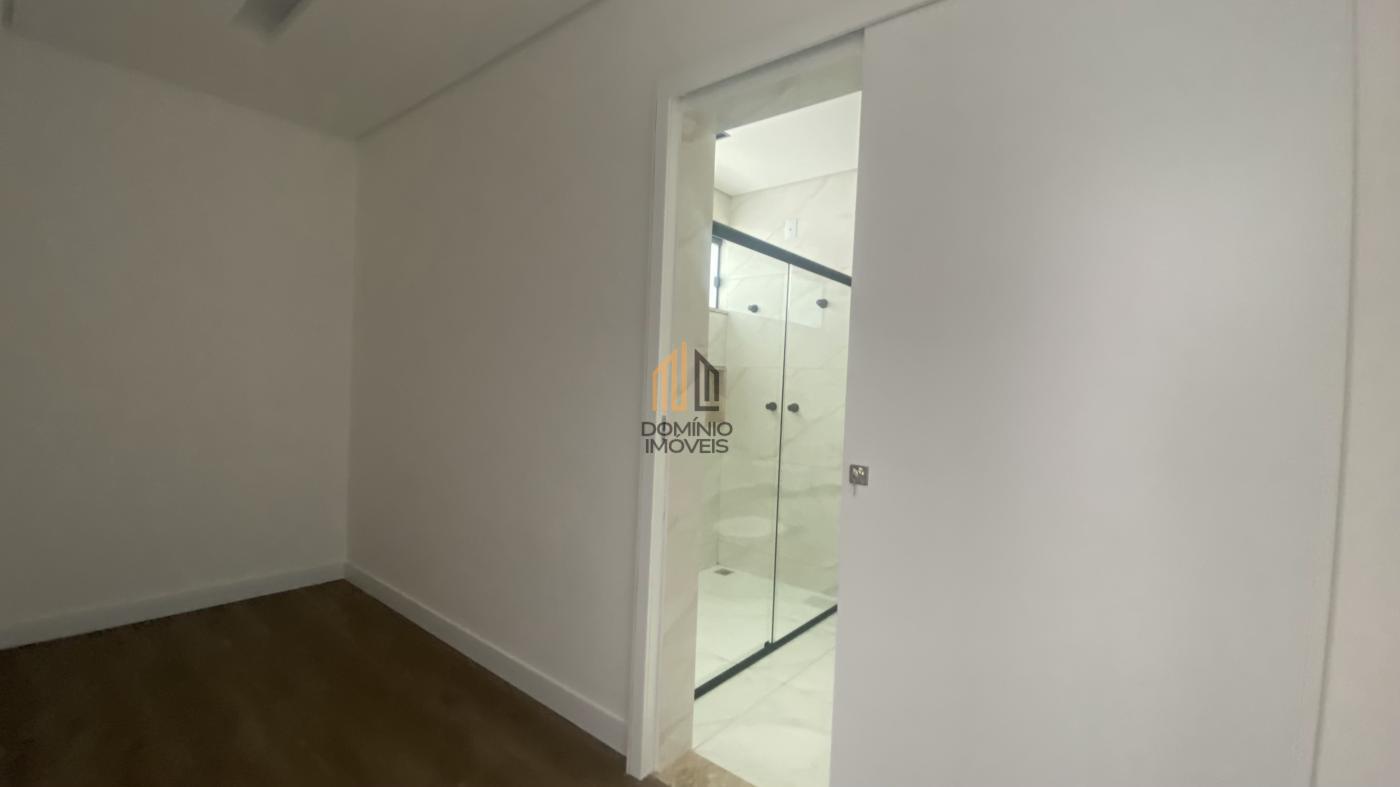 Casa à venda com 3 quartos, 250m² - Foto 13