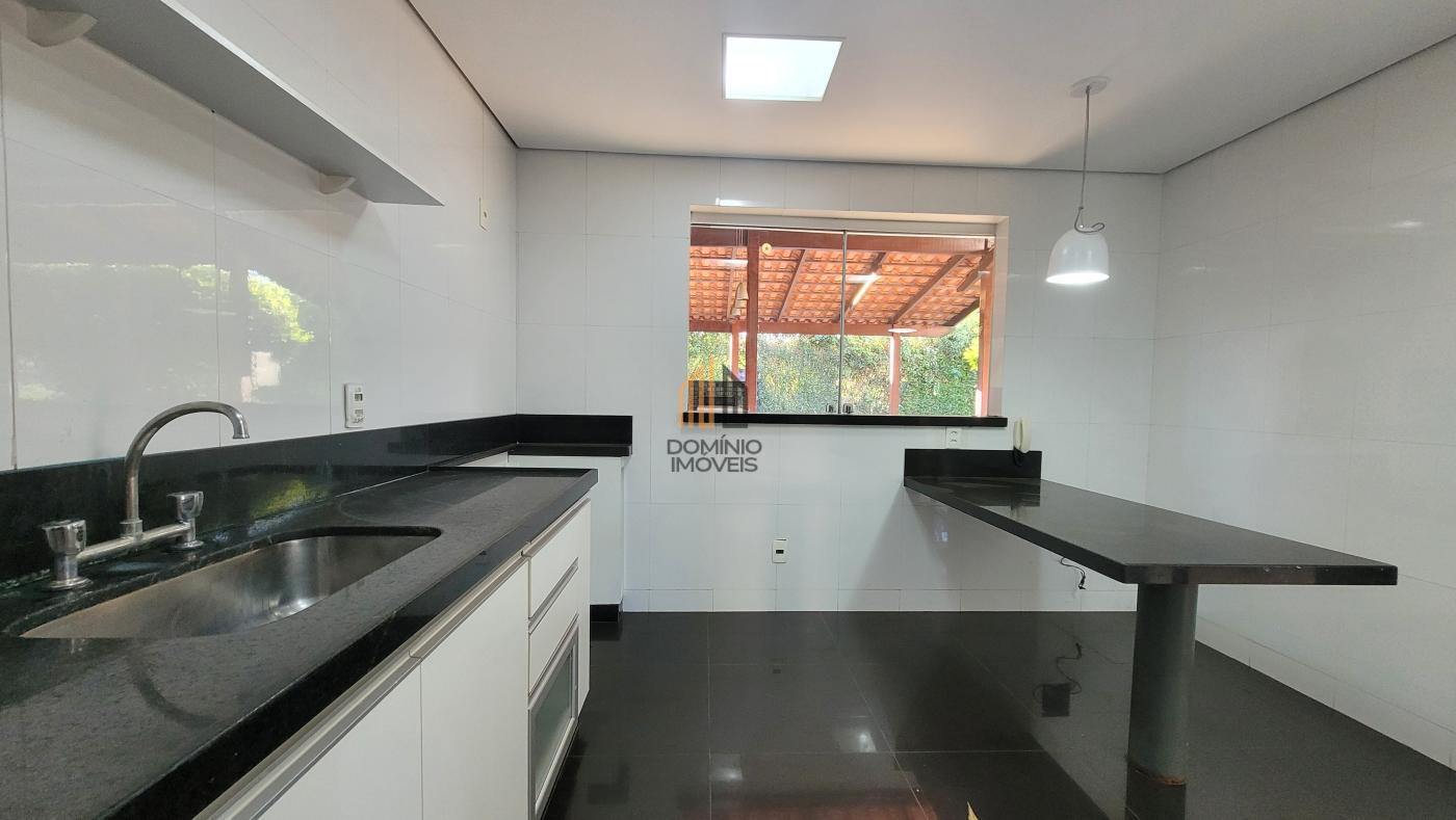 Casa de Condomínio para alugar com 3 quartos, 1150m² - Foto 11